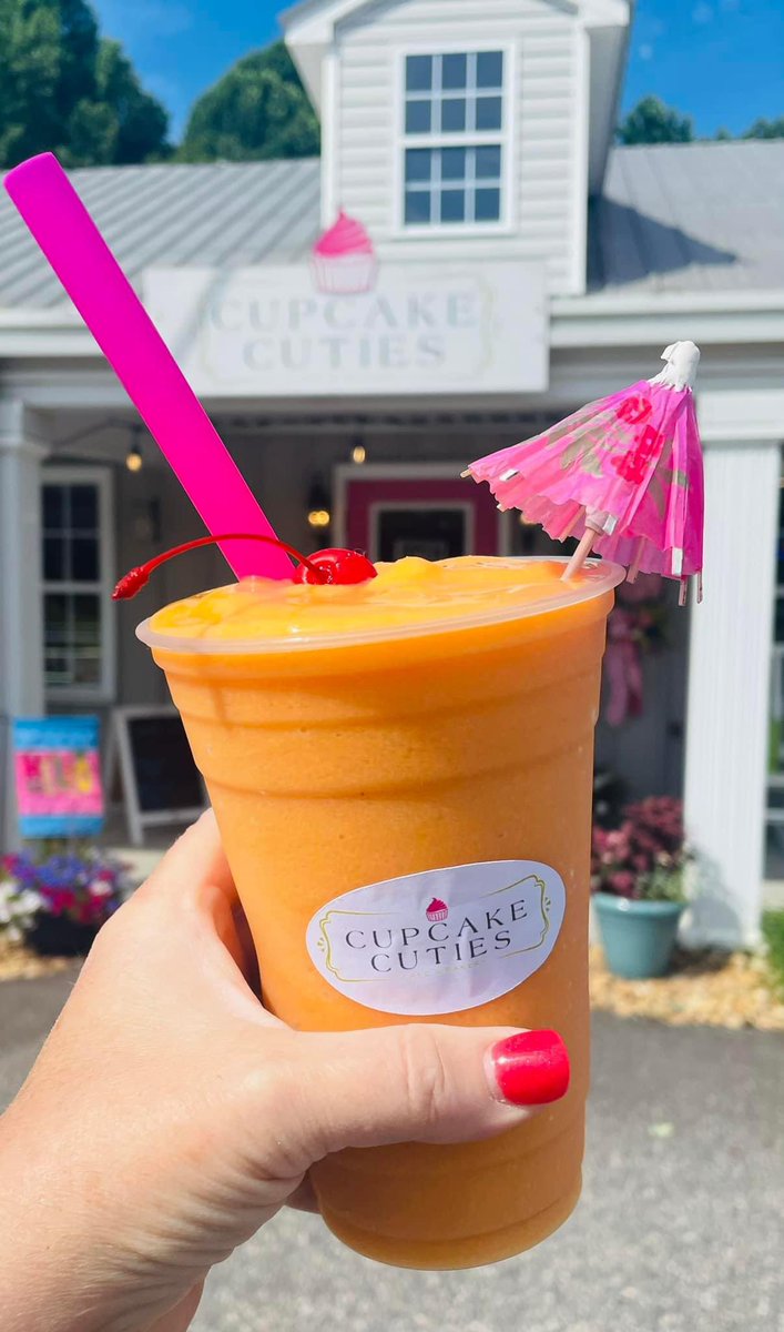 cupcakecutiesnc's tweet photo. Celebrate the first day of summer ☀️with us today! We have a new summer sunset smoothie you will ♥️! 🏖️ Beach music 🎶 playing inside and lots of cool treats! 4:51 pm is the official time summer starts, bring it ☀️☀️#myfavoritetimeofyear #somethingforeveryone https://t.co/qUo7TMiP67