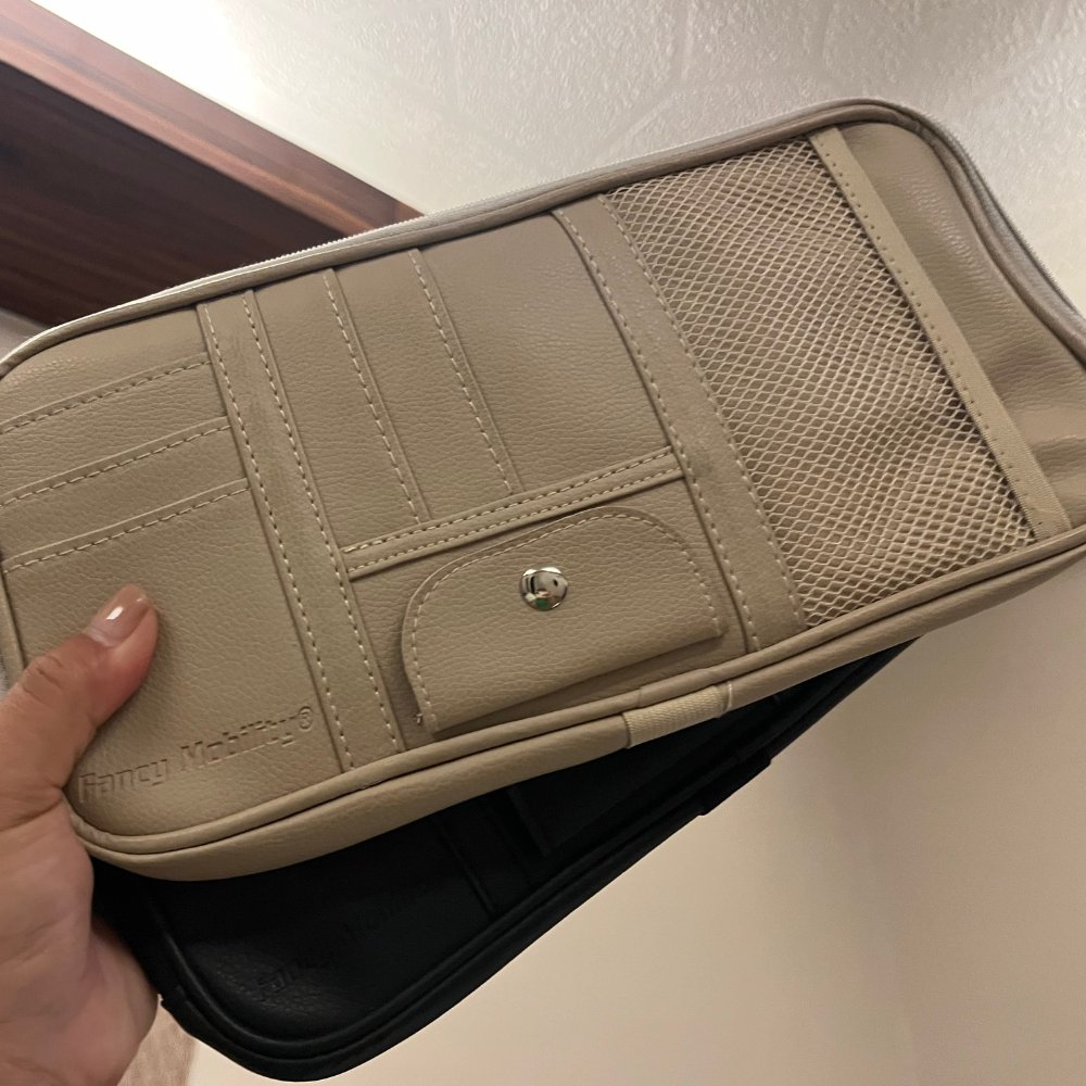 FancyMobility's tweet image. Now every drive is a performance, a flawless show where every item finds its stage. 🌟🎭 #DesignMeetsUtility
GET THESE CAR SUN VISOR ORGANIZER!!!
👇👇👇
mtr.bio/fancymobility