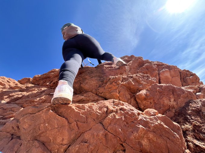 wanna be my hiking buddy? https://t.co/kPlm8VHddL