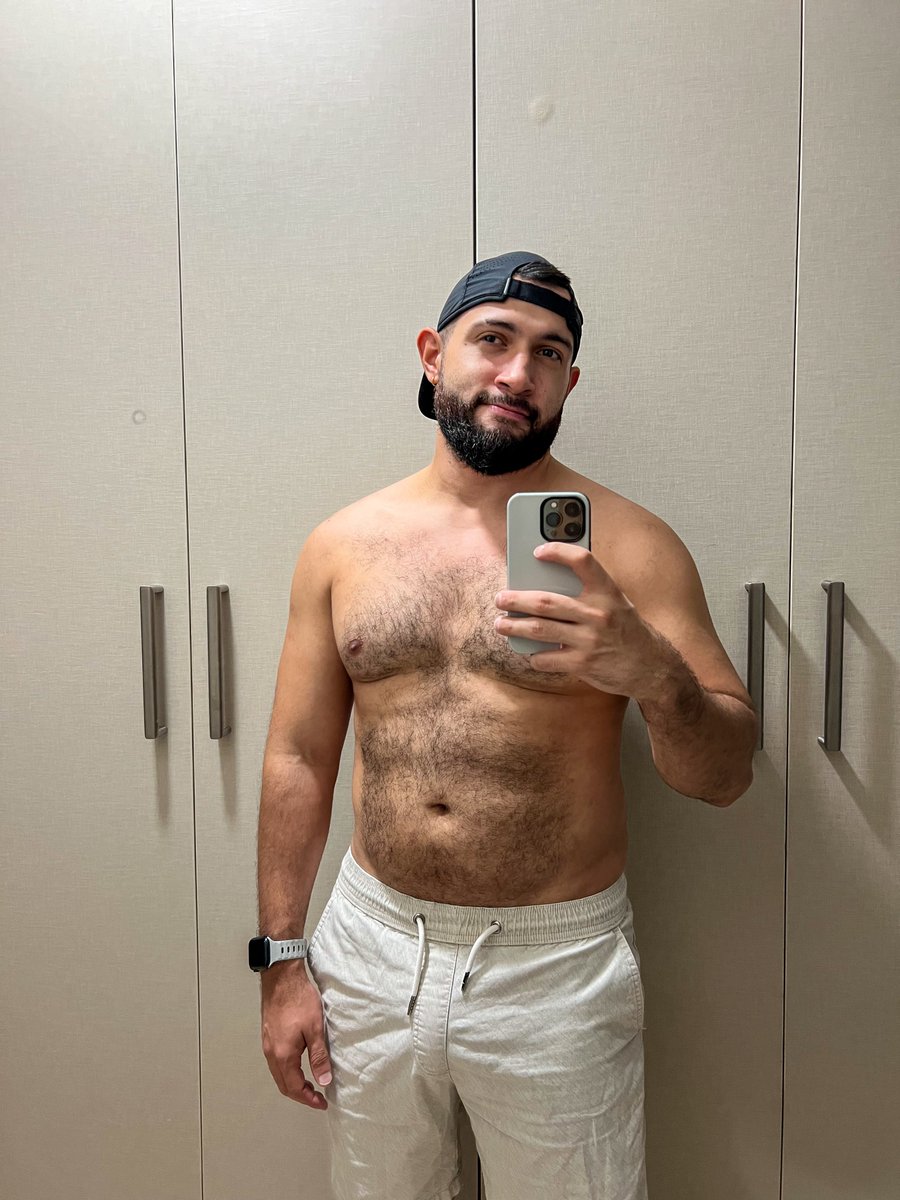 Hey 😋😎 #Juernes 🤙🏼

#Panameño #beardedman #Hairychest #Picoftheday #Bear #Cub #man