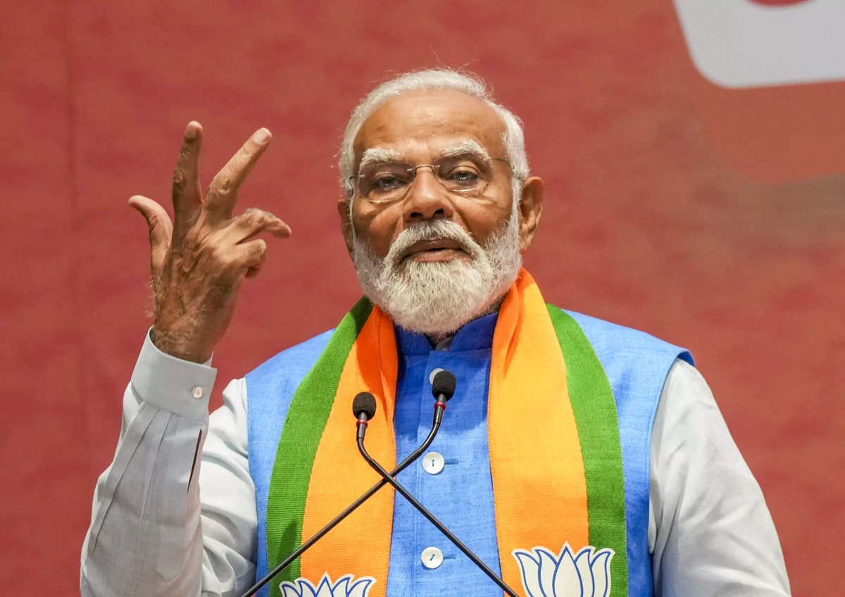 bhagatram2020's tweet image. परमात्मा ने पेपर लीक करवाने मुझे भेजा है...मैं convince हूँ जी!