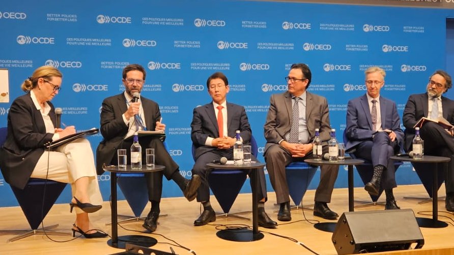 Chile OECD (@chileoecd) on Twitter photo Hoy, <a href="/FranciscoSaffie/">Francisco Saffie</a> participó en el Día del Foro Internacional de Transporte (<a href="/ITF_Forum/">International #Transport Forum 🌎</a>) de la <a href="/OECD/">OECD ➡️ Better Policies for Better Lives</a>, donde abordó temas relacionados con el futuro del transporte y las prioridades de Chile como presidente del <a href="/ITF_Forum/">International #Transport Forum 🌎</a> para el Periodo 2024-2025. Hoy, <a href="/FranciscoSaffie/">Francisco Saffie</a> participó en el Día del Foro Internacional de Transporte (<a href="/ITF_Forum/">International #Transport Forum 🌎</a>) de la <a href="/OECD/">OECD ➡️ Better Policies for Better Lives</a>, donde abordó temas relacionados con el futuro del transporte y las prioridades de Chile como presidente del <a href="/ITF_Forum/">International #Transport Forum 🌎</a> para el Periodo 2024-2025.