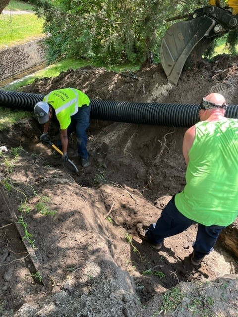 A big shout out to our DPW Team for starting improvements to the Pleasant Valley Parkway area ahead of hurricane season. Dredging the river and creating new storm drain infrastructure will significantly reduce flooding during heavy periods of rain.