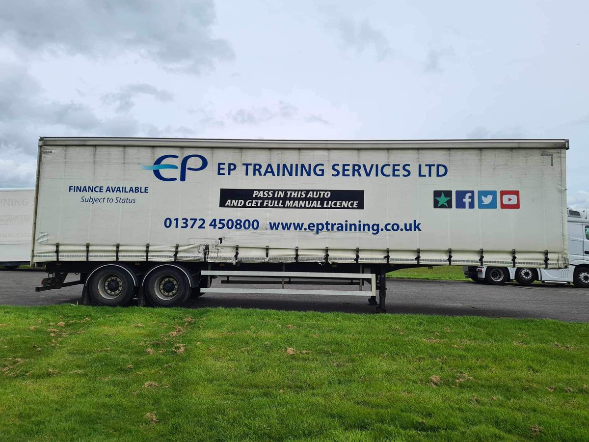 stephen_mcivor's tweet photo. Very clean 2012 SDC ,36ft twin axle c/sider , bpw drums , mot to Jan 25 . Contact Stephen SMC trailers 07725544441 https://t.co/PnGJeUUVUg