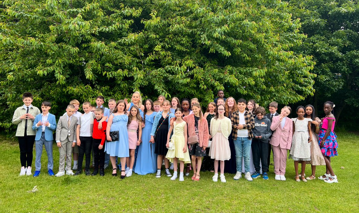 🎉✨Time to party P7! It’s prom time! 🎉✨