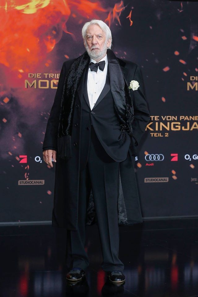 hungergamesnet's tweet image. Donald Sutherland's family confirms that the great actor has passed away at the age of 88. We're truly humbled to have witnessed his art and pray for his loved ones.