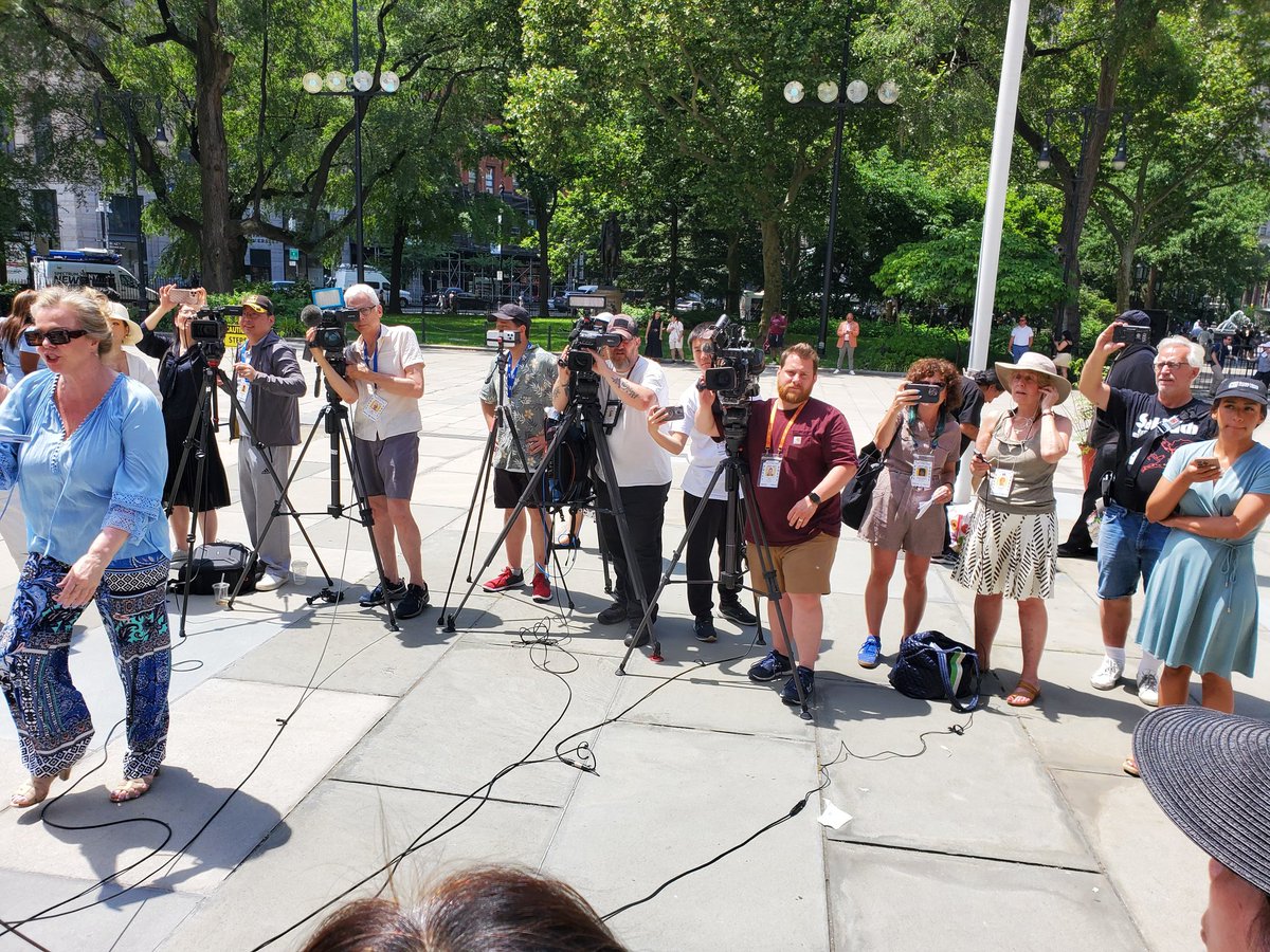 Proud to stand to support #priscillaslaw with <a href="/nyc_evsa/">NYC E-Vehicle Safety Alliance</a> to implore the City Council members to join the bill and have a hearing on bill 606. #licensing of e-vehicles