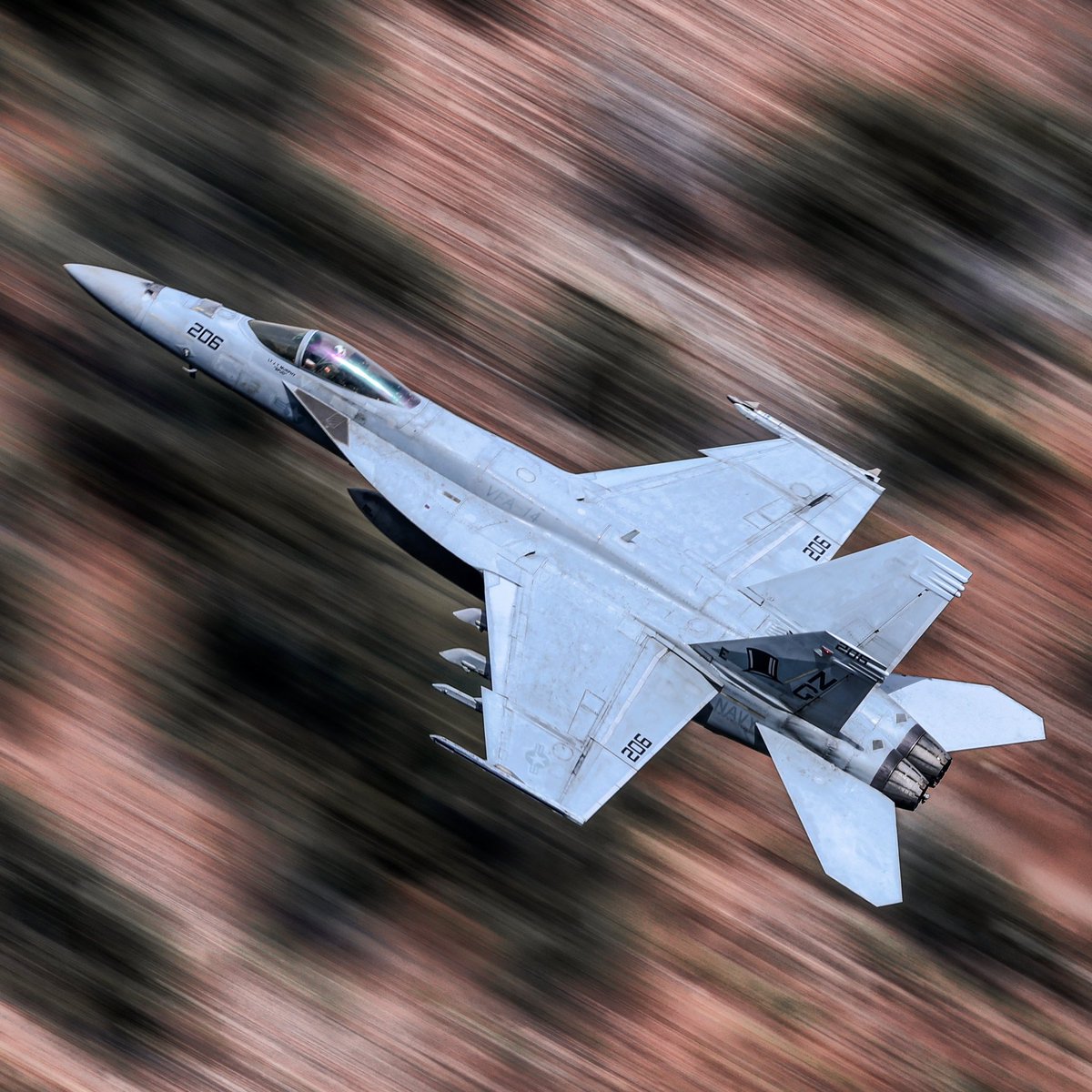 JarodMHamilton's tweet photo. Tophattin' through the lowlevel ๐ฉ
#f18 #vfa14 #tophatters https://t.co/spjZnxkI1W
