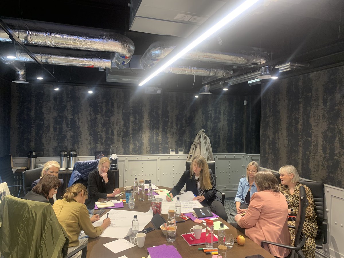 Delighted to facilitate final module of ‘Shaping The People Agenda’ <a href="/wibni/">Women in Business</a> COL course on decision making, influencing, leveraging your network &amp; building resilience in collaborative leadership. Fab senior leaders &amp; a privilege to work alongside. Next course commencing in Oct 24!