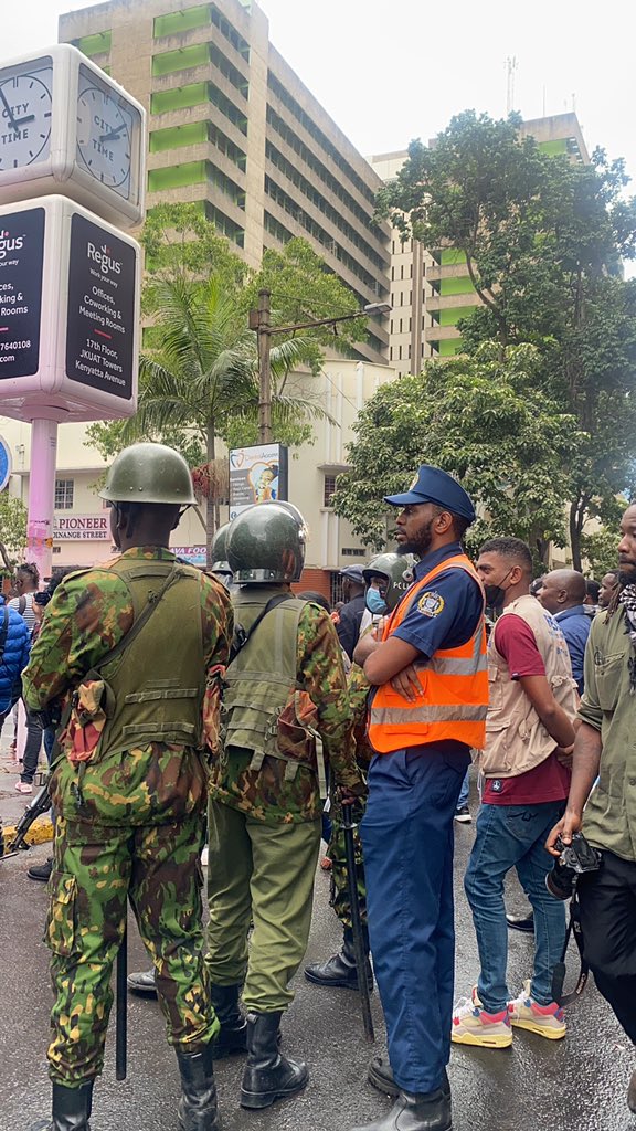 Kimanzi®™ tweet media