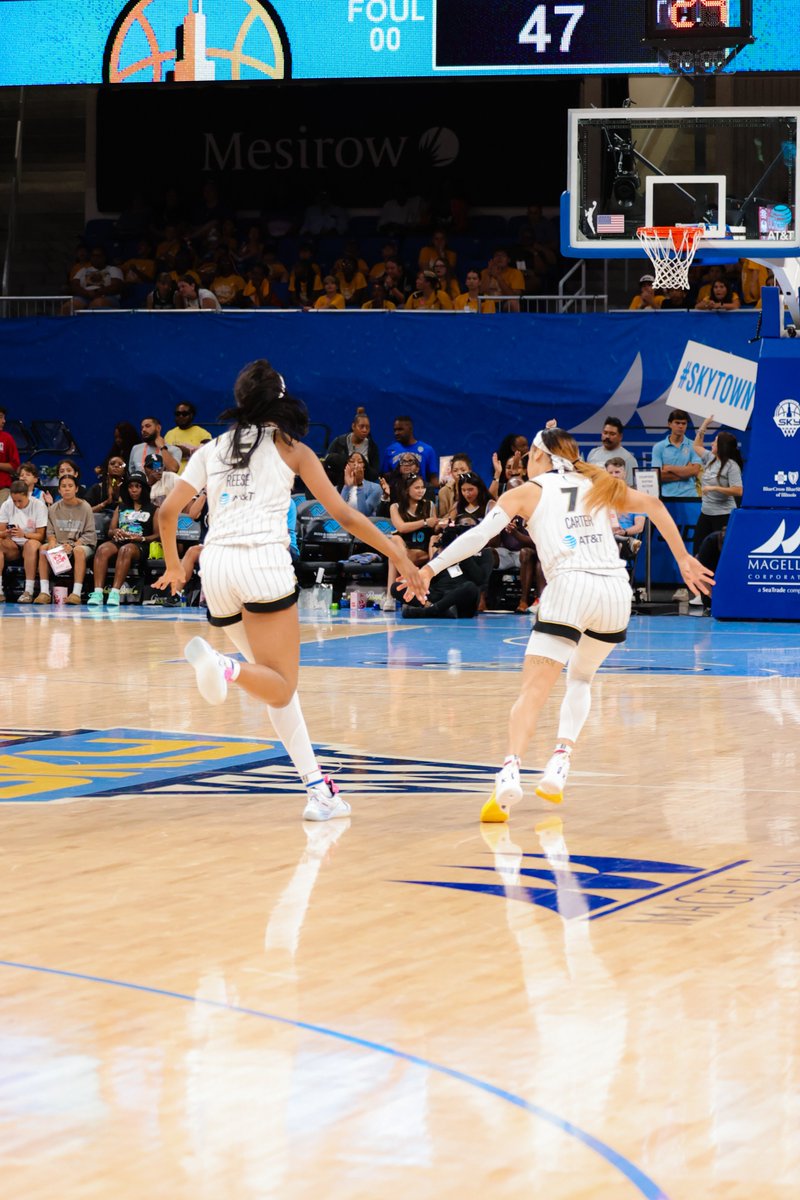 chicagosky's tweet photo. We're just gonna drop this pic, annnnd drop this link here...for no reason at all...

🗳️ https://t.co/WraGq2LHqm

#skytown https://t.co/e38svtVMKJ