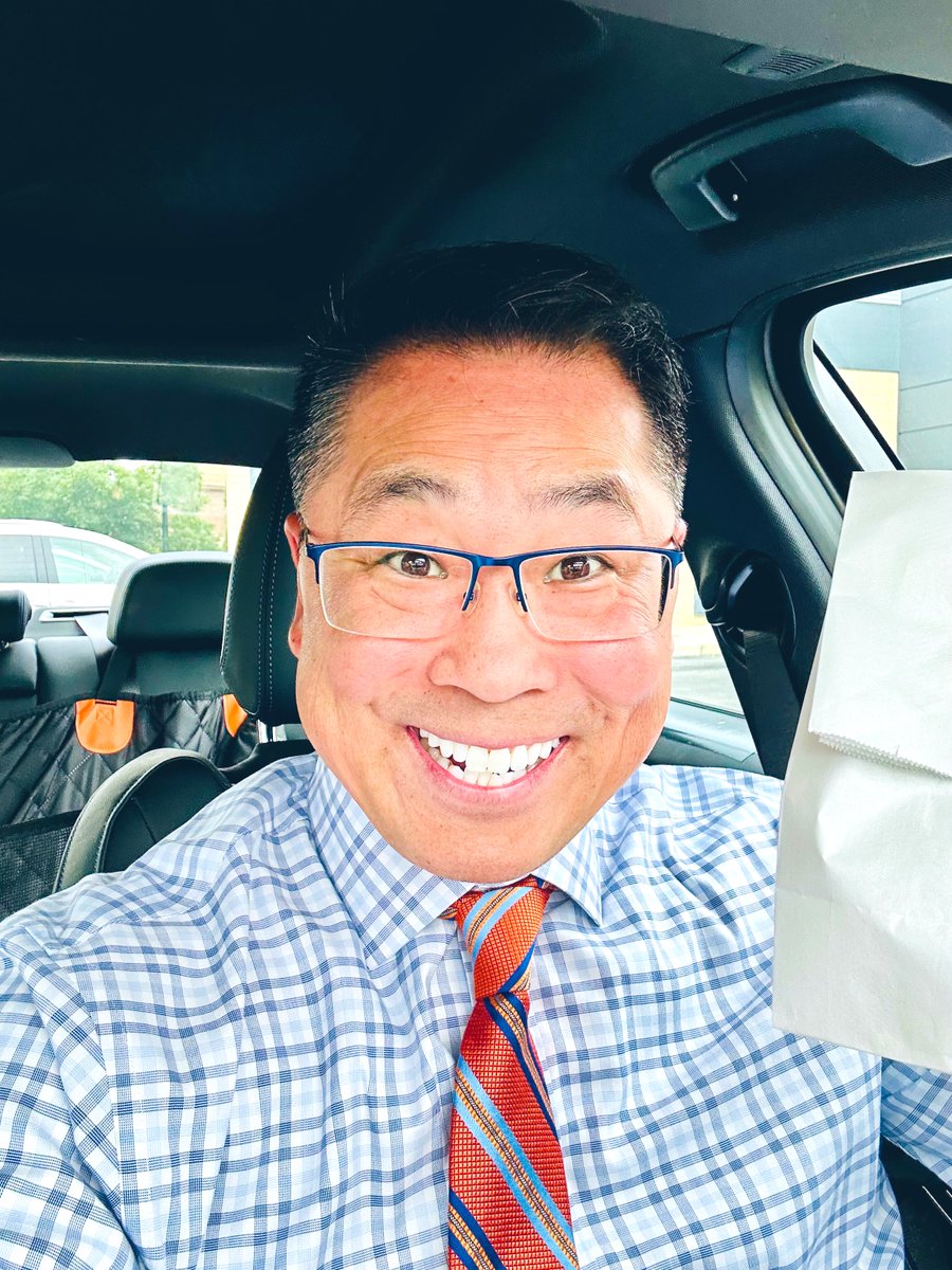 Julius_Kim's tweet photo. I got 99 problems, but a donut ain’t one…Hit me! 🥳🕺🏻🍩❤️ https://t.co/aMh7kaKsV7