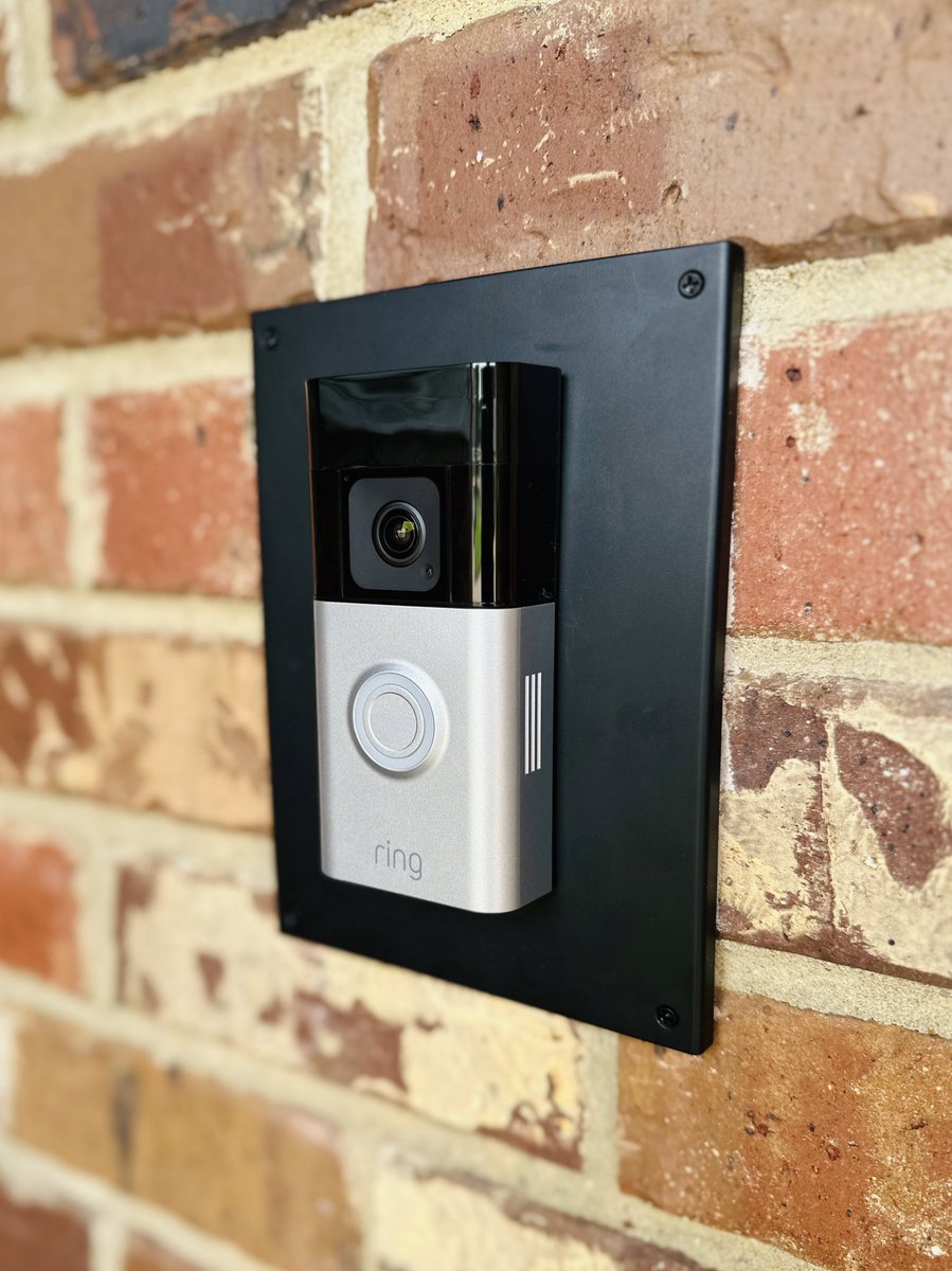 DesignSmartHome's tweet image. Have an old intercom system that needs to be updated with a #Ring Video Doorbell?  We do that! 

Make Your Home A Smart Home By Design Home 🏡 901.422.9100 SmartHomeByDesign.com