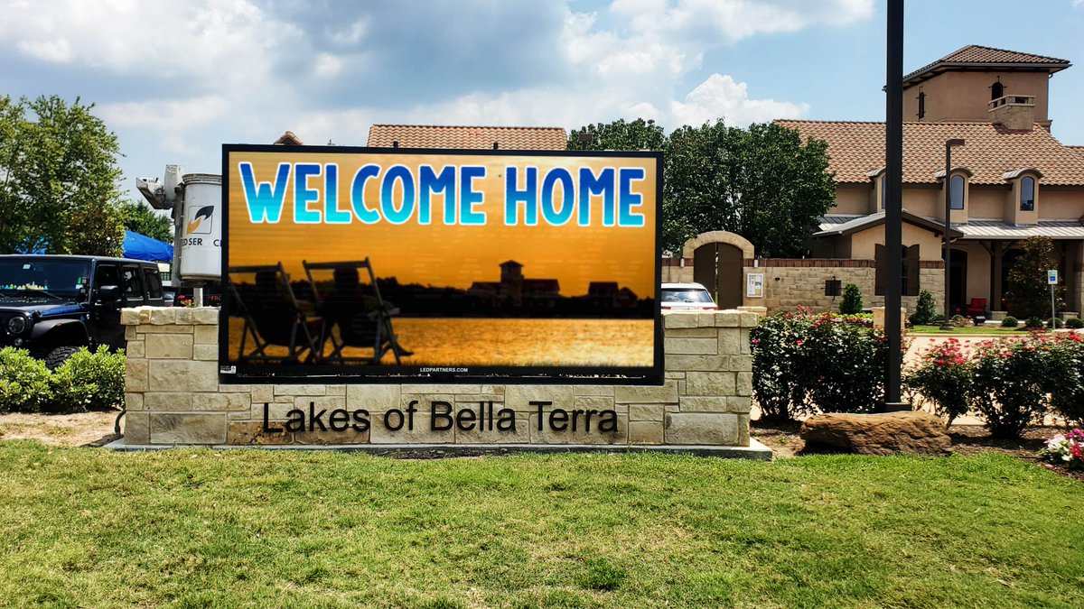 ledpartnershtx's tweet image. 🌟 Exciting update for the Lakes of Bella Terra community! Our brand new LED sign is now shining bright. Stay connected and in the know with our brilliant new addition! 🌊✨ #LakesOfBellaTerra #digitalsignage #ledmarquee #hoasignage