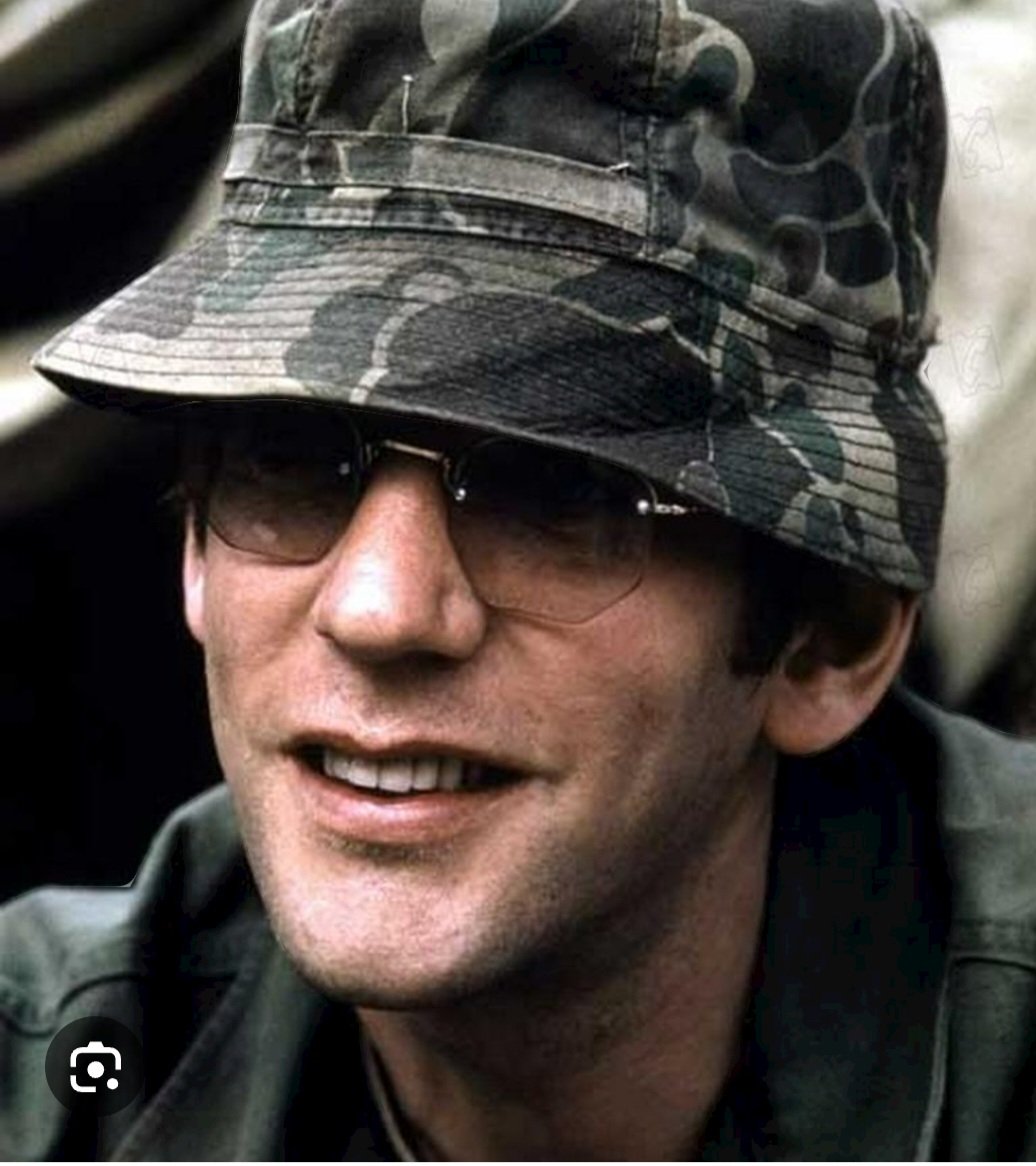 Farewell to the original Hawkeye Pierce.
Met him once. Well, when I say I met him, he was on the next table to me in Lemonia (my favourite restaurant).