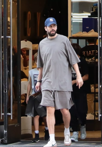 😚Escándalo Familiar: Gerard Piqué y Shakira en Crisis por Tiempo con sus Hijos. Descubre la tramoya aquí👇
podiumy.com/p/Esc%C3%A1nda…
#Piqué 
#shakiraviraltiktok 
#newyorkcity 
#Barcelona 
#parejas