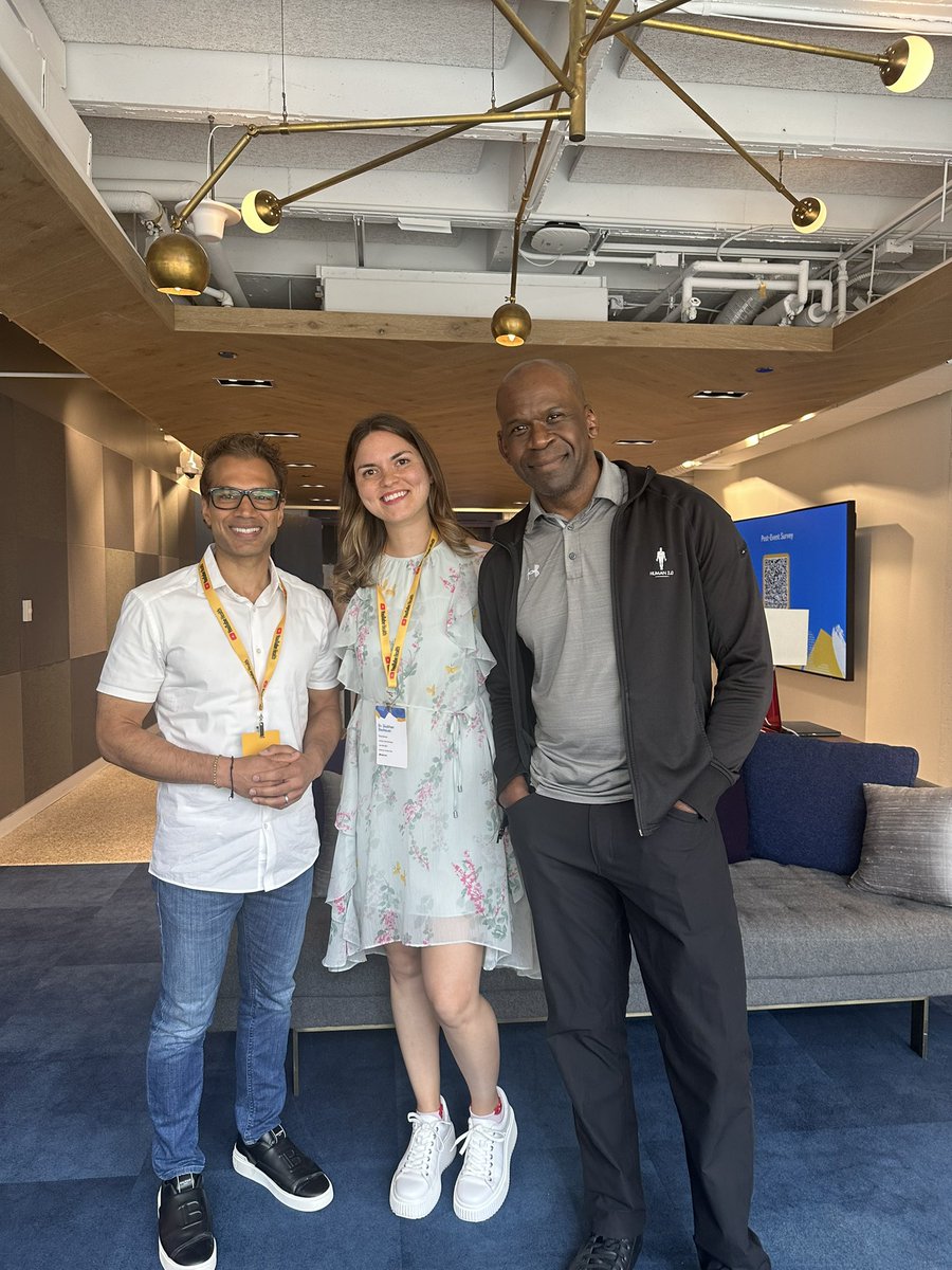 Thanks to <a href="/Google/">Google</a> and <a href="/YouTube/">YouTube</a> (<a href="/SoneekaP/">Soneeka Patel</a>) for inviting me to the launch event for YouTube Health, to speak about my experiences with health education on social media. Learned a ton from fellow panelists and Canadian MD YouTube stars  <a href="/Violin_MD/">ViolinMD</a> 🎻 and Dr. Chris Rayner 💪🏼👇🏼