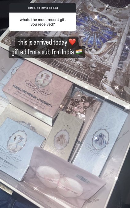 Watch Draculin °ᡣ𐭩 . ° .'s leaked NSFW photo on TwXstars