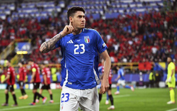 simplymax94's tweet photo. England don’t deserve Cole Palmer. Boring team, questa è perchè noi siamo tutta Forza Azzuri 🇮🇹🇮🇹 https://t.co/mxxrKSRtpn