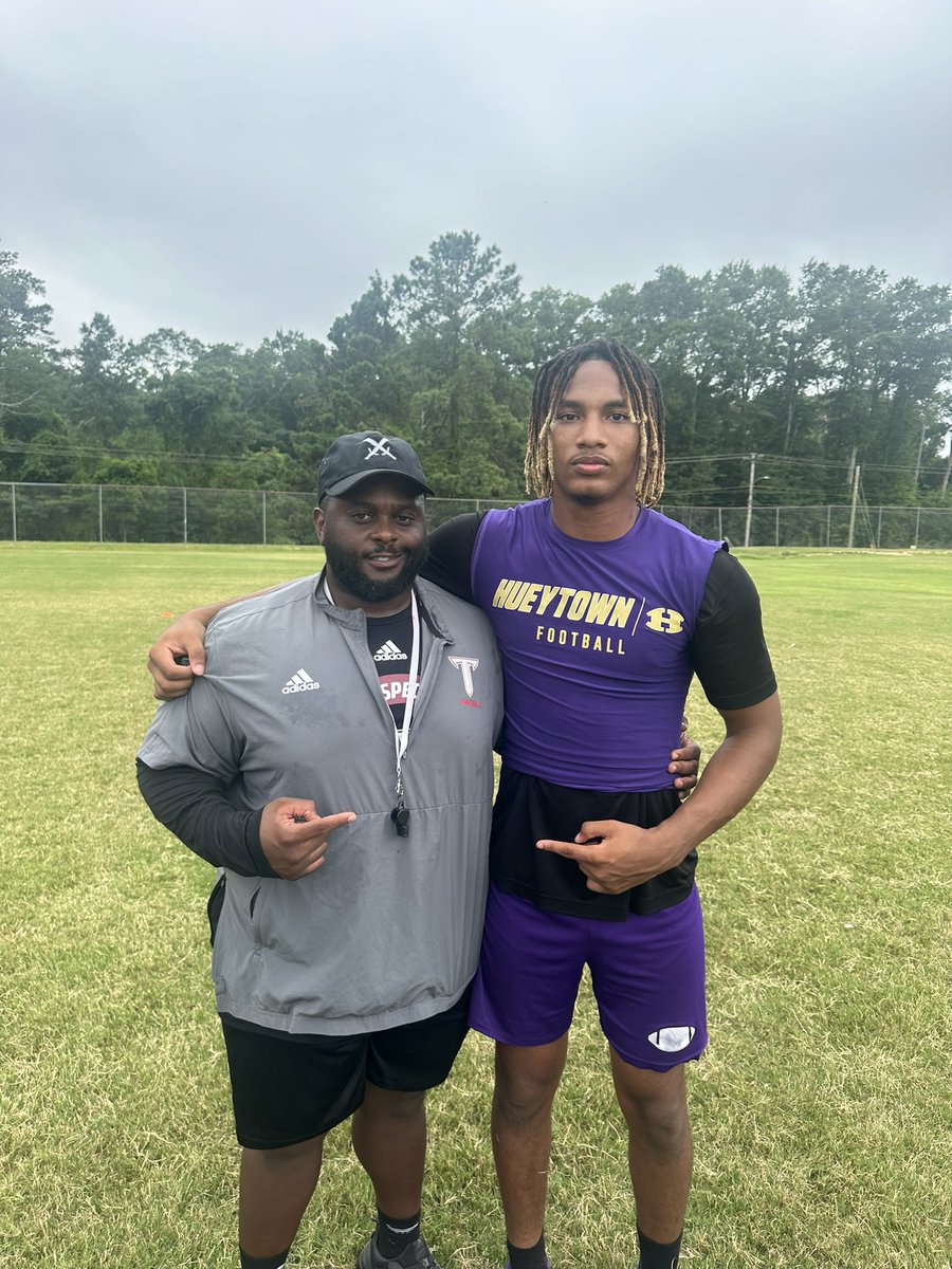 Blessed to receive my 3rd 🅾️ from Troy University <a href="/CCrawford46/">Le’Andre Crawford</a> @GeraldOwens70 <a href="/CoachPierce97/">Anthony Pierce Jr</a> <a href="/CoachJMann919/">Justin Manning</a> <a href="/CoachL__/">Coach L</a> <a href="/gregpatterson51/">Greg Patterson</a> <a href="/HallTechSports1/">Hall-Tech Sports</a> <a href="/AL6AFootball/">Alabama6AFootball</a>