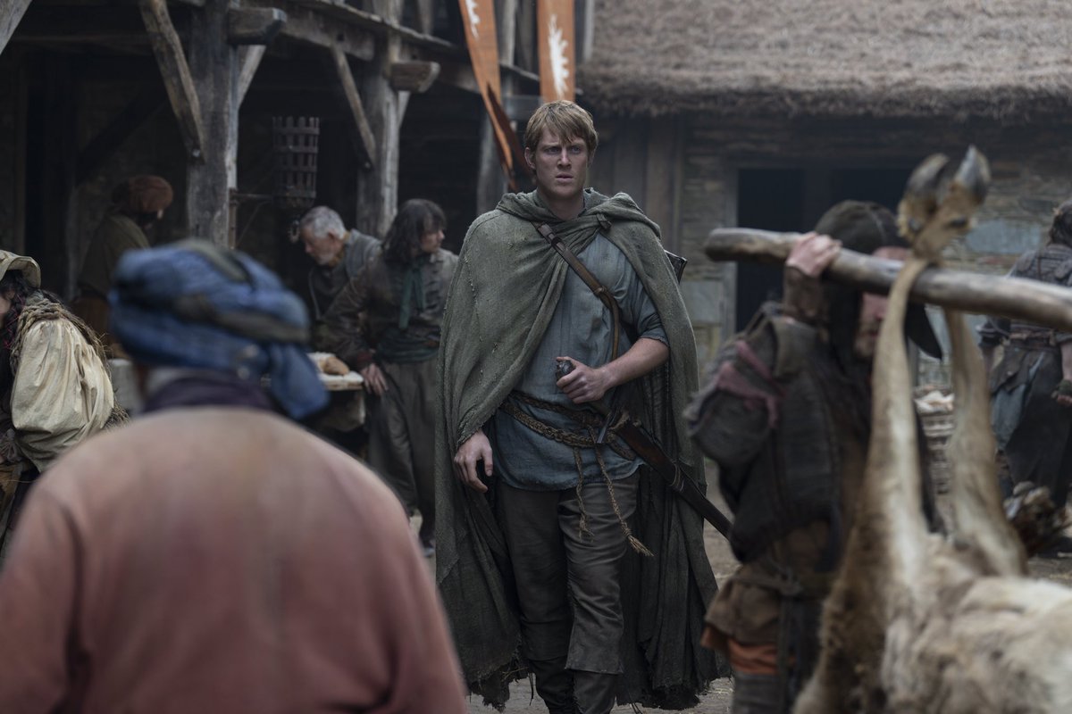 hotdAr1's tweet image. ثريد ||
كل ما يخص مسلسل " فارس من الممالك السبع " المشتق من عالم #GameOfThrones ورواية " أغنية الجليد والنار " للكاتب العظيم جورج آر مارتن، والذي سيتم عرضه بنسبة كبيرة العام القادم 2025م.
#TheHedgeKnight