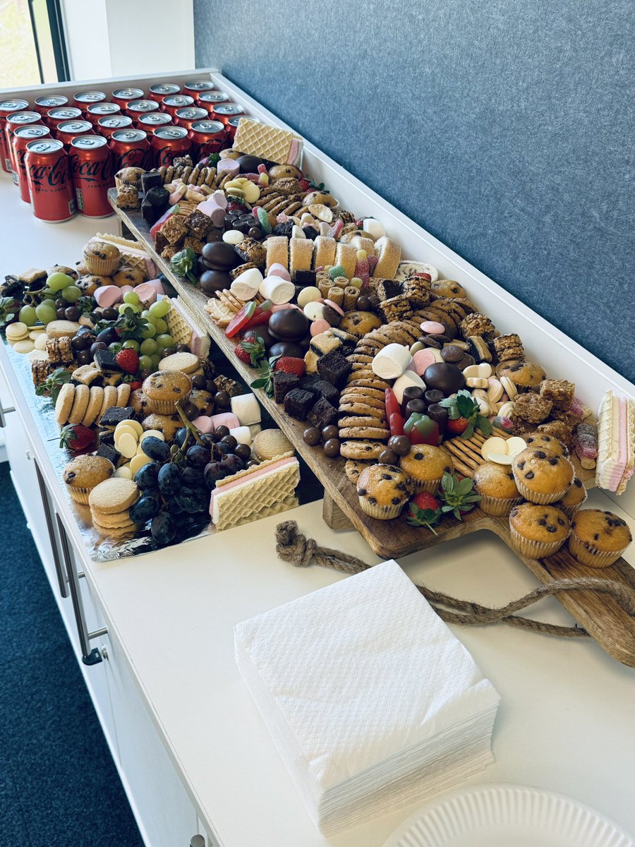 _thomas_jones4's tweet image. Celebrating our fantastic L3 Business 2022/24 cohort. Outstanding dedication over the last two years. All going on to amazing opportunities, whether that’s university, apprenticeships or employment. I’m an extremely proud tutor🎉

@JaimeMulligan1 @JoelMorgan81 @coleggwent