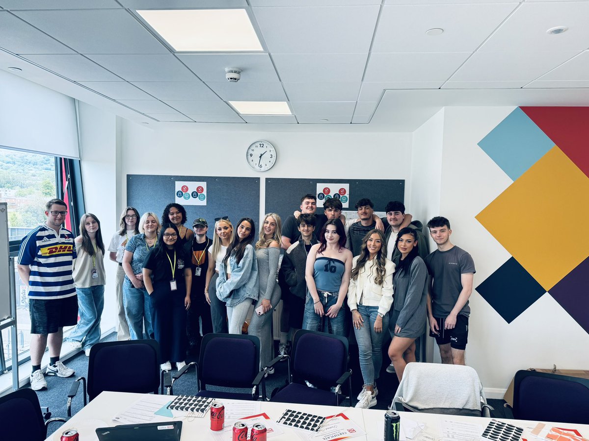 _thomas_jones4's tweet image. Celebrating our fantastic L3 Business 2022/24 cohort. Outstanding dedication over the last two years. All going on to amazing opportunities, whether that’s university, apprenticeships or employment. I’m an extremely proud tutor🎉

@JaimeMulligan1 @JoelMorgan81 @coleggwent