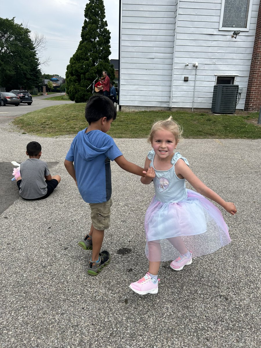 Ss at St.Mikes were surprised by some live music from our very own Mr.Rait and The Schotts! We had so much fun dancing and enjoying the music! Thank you so much to the musicians for entertaining us on this hot day!