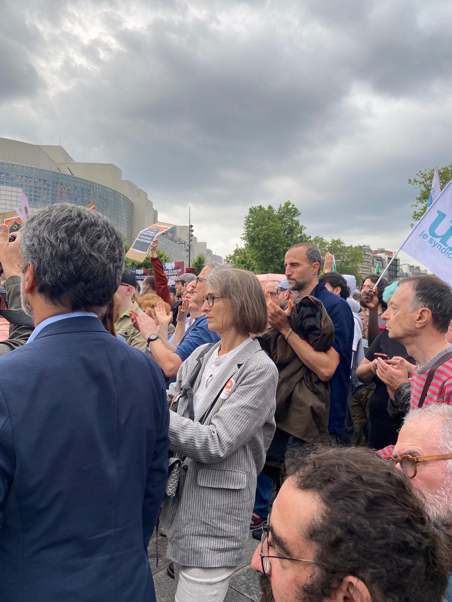 Ce soir au rassemblement contre l'antisémitisme et les violences sexuelles et sexistes, en solidarité avec l'enfant victime de viol, victime de l'antisémitisme, pour réaffirmer avec de nombreuses associations l'opposition résolue à l'antisémitisme et à toutes les discriminations