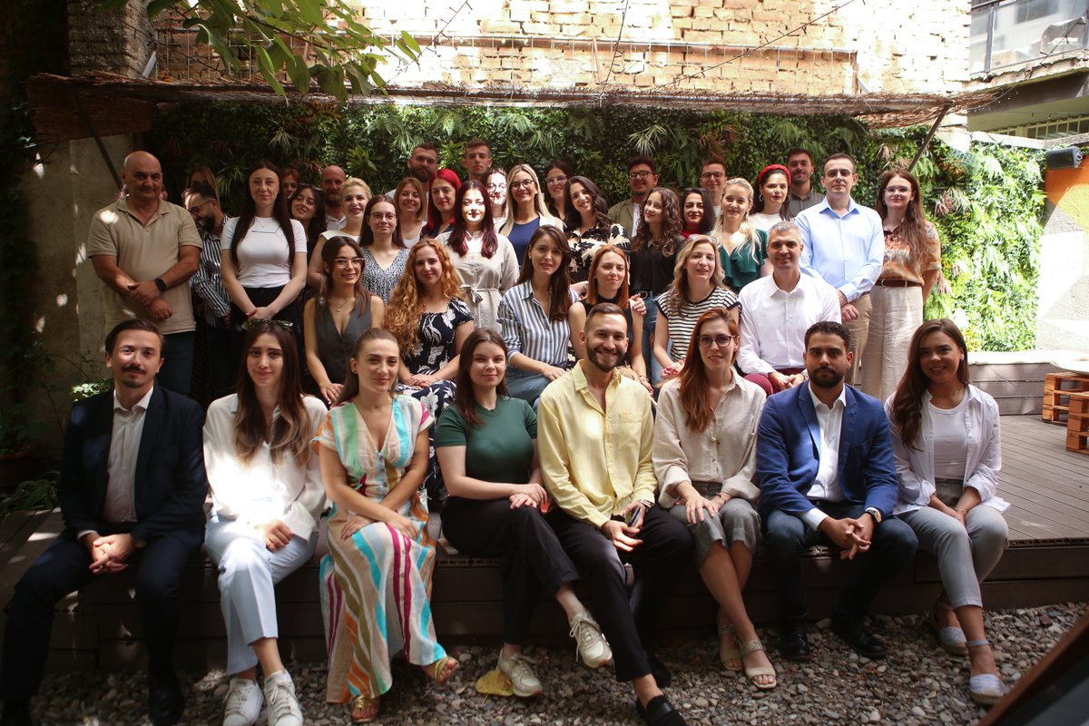 rccint's tweet photo. Launching the third #WBYL Youth Policy Lab on Green Agenda this week in #Sarajevo!
Third #YouthLab is all about giving the green light to youth participation in environment protection policies across the #WesternBalkans 🚦💚
More info 👉🏻 https://t.co/7mdNjDFAfF
Western Balkans Youth Lab project is funded by European Union.
#poweredbyRCC 🇪🇺