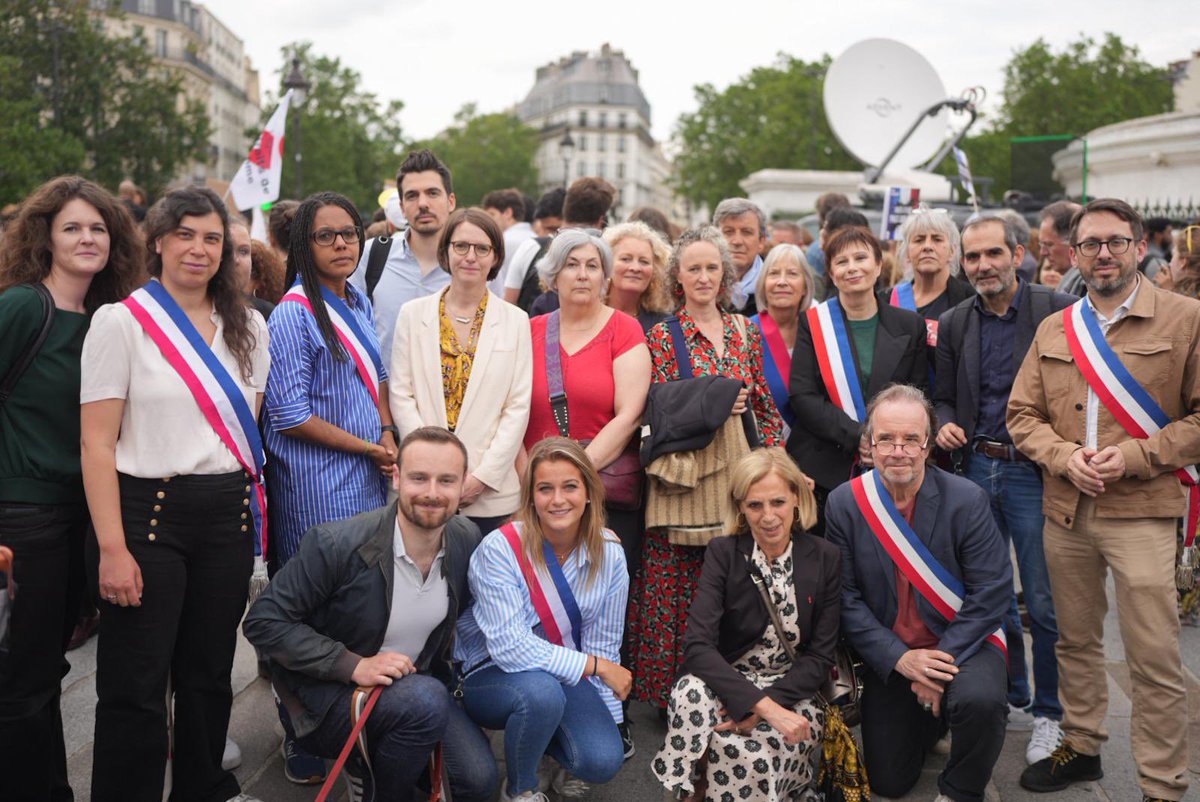 EmmaRafowicz's tweet image. À Bastille ce soir pour dire notre colère à la suite du viol d’une enfant de 12 ans parce que juive. 
Au parlement européen, avec @TheProgressives et @DSFEurope, je serai mobilisée contre l’antisémitisme. 
Non, l’antisémitisme n’est pas résiduel : il viole et il tue.