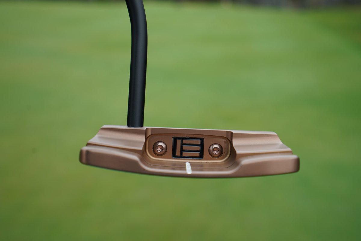 We're testing some limited finish options for Evnroll Neo Classics.

❓What’s going in your bag?
⛳️Copper, Gunmetal, both?

#golf #putter #limitededition
#golflife #putting #puttinggreen #customputters #nothingrollslikeanevnroll