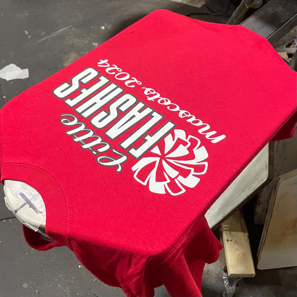 BakersSports's tweet image. #BakersMade gear for the Little Flashes #Mascots!❗⚡

Nicole Connelly did a great job with these #ScreenPrinted threads!

#ProductionLine #MadeInTheUSA #Cheerleading #CheerCamp #NassauCounty #TeamSports #SportingGoods #YouthSports #CheerSeason #SidelineCheer #YouthCheer