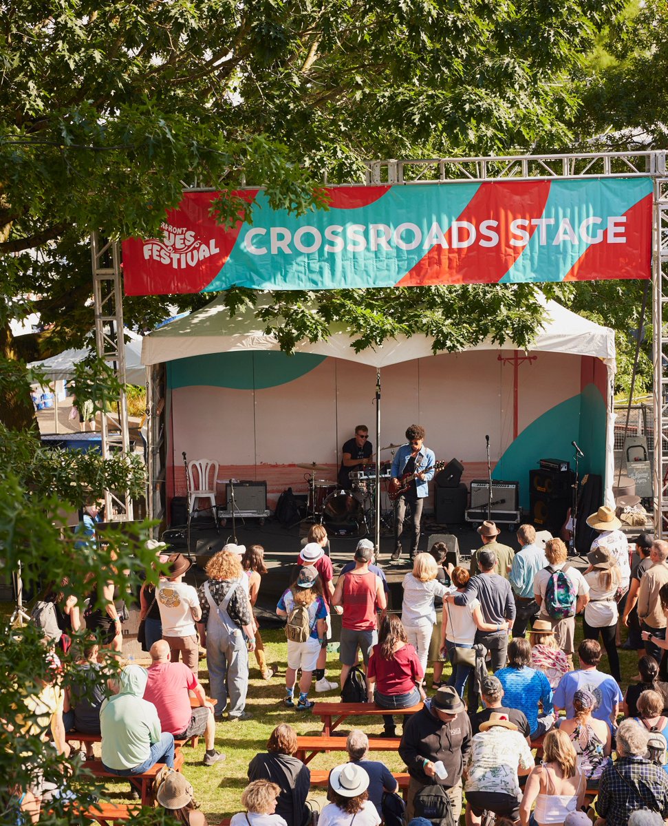 When you need a break from the dance floor, come join us for one of our Crossroads Conversations. These intimate sessions blend live performances with engaging interviews featuring some of your favorite artists like Kirk Fletcher, Jackie Venson, and Mary Flower.

📷 @nashcophoto