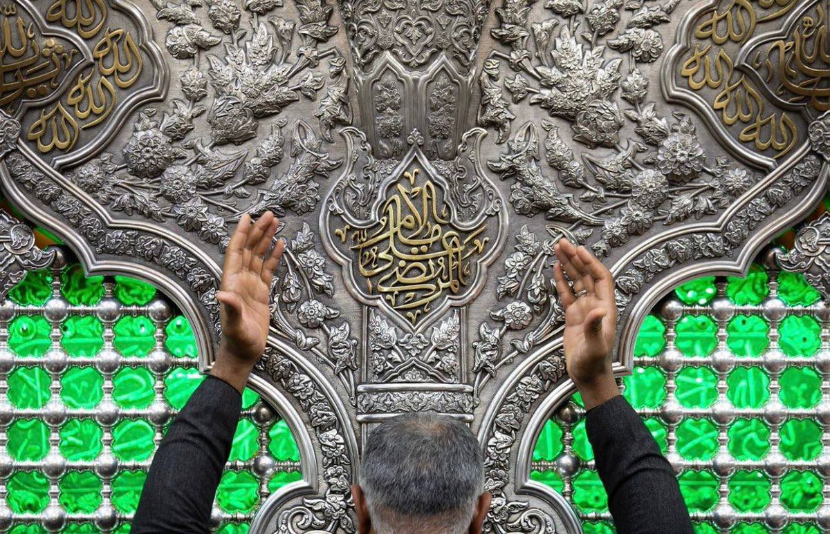 بِليلةِ الجُمعة
بِطُهرِ دُعَاء كُميل
بِـ وَصِيِّ رَسُولِ رَبِّ العالَمِينَ
و مَولَى المُوَحِّدِيـنَ يَالله 🙏🏻.