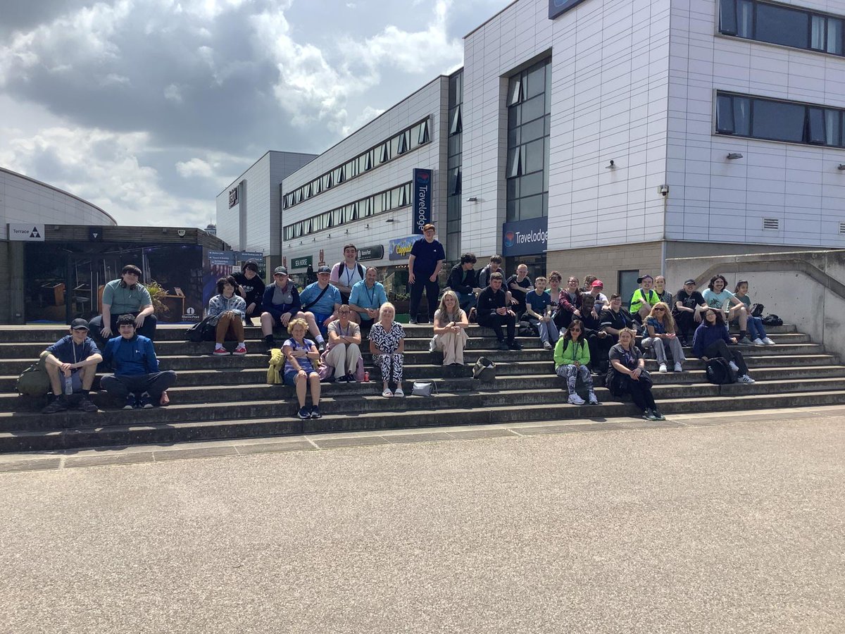 altbridgepost16's tweet photo. A fantastic day in New Brighton for all 🌞⛳️. We played mini golf and had fun! This trip was funded by our students hard work running the Enterprise Cafe in Post 16 #hotboxcafe @altbridgeschool https://t.co/KGpUSgXyco
