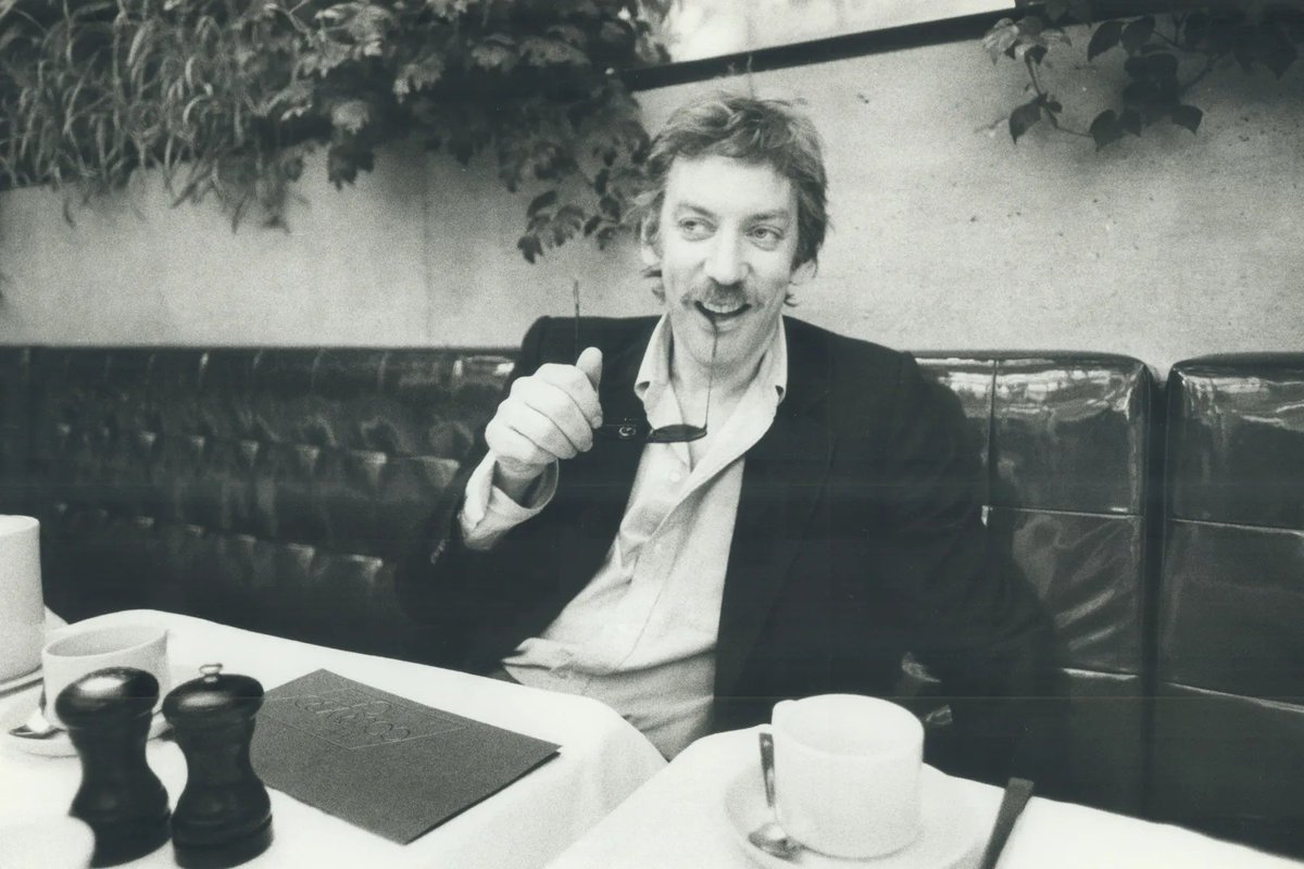 RollingStone's tweet image. Donald Sutherland, a beloved film presence for more than 50 years whose warm, rich voice was as distinctive as the regal bearing he brought to so many of his roles, has died at the age of 88.

More on his life and legacy: rollingstone.com/tv-movies/tv-m…