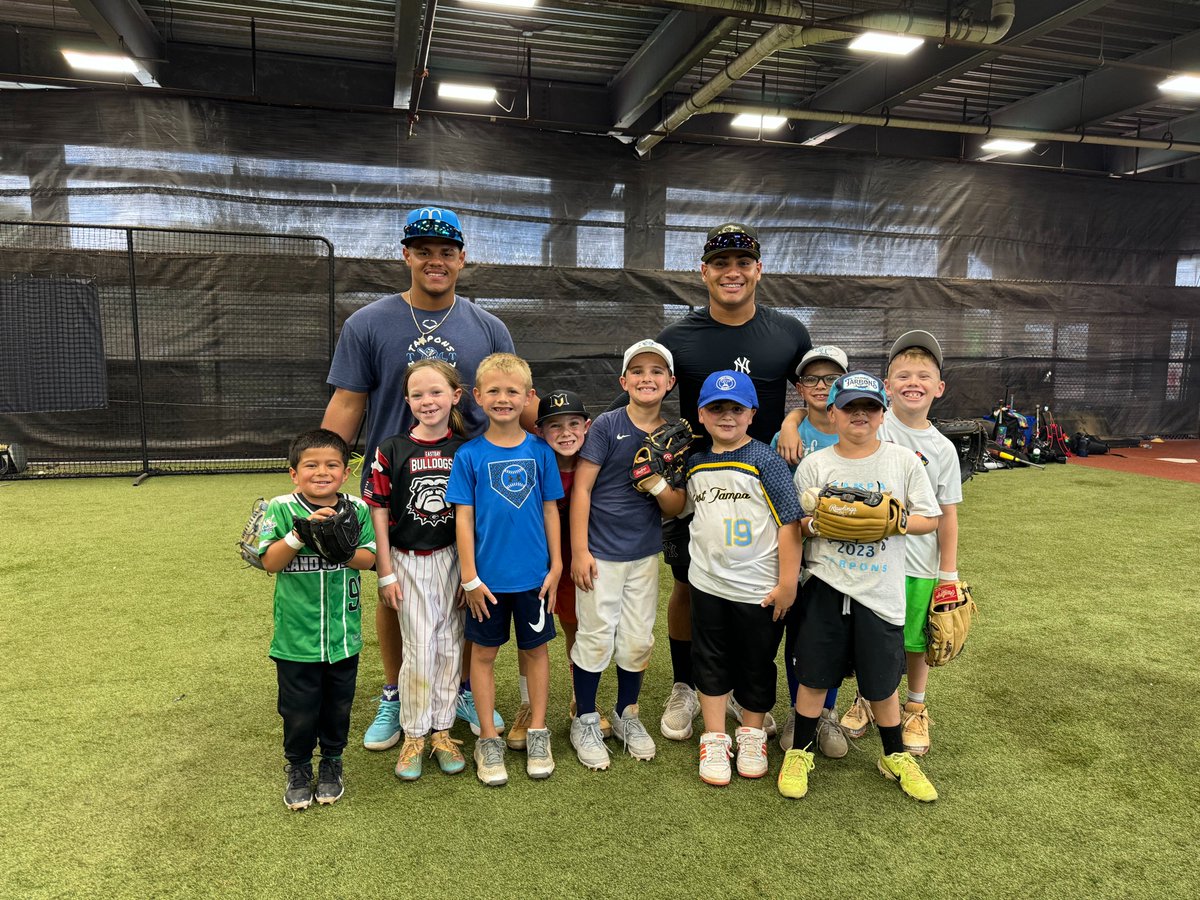 TampaTarpons's tweet photo. Smiles All Around Over Here at Camp!😃  Day✌️ 

Also, a Very Special Thank You to the @floridaaquarium for Swimming Over to @GMSField to Educate Our Fellow Campers About Marine Life! 🐠 

#TampaTarponsCamp #MakingWaves https://t.co/xmNPbEBMAB