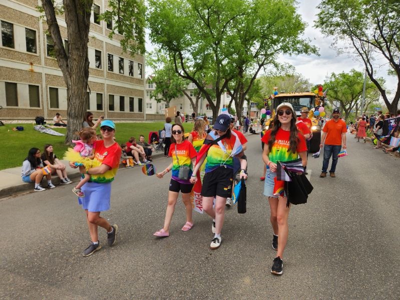 MillerThomson's tweet photo. Members of our Regina office joined once again the #QueenCityPride Parade on June 15th. Miller Thomson LLP stands with the 2SLGBTQIA+ community, recognizing their history and the challenges they have and continue to face. We wish everyone a joyful #pride season.

#MTInclusion https://t.co/WTUcApGS0v
