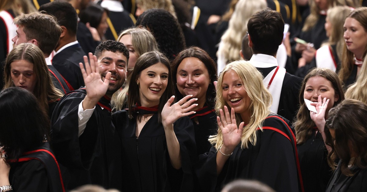 Queen's University tweet media