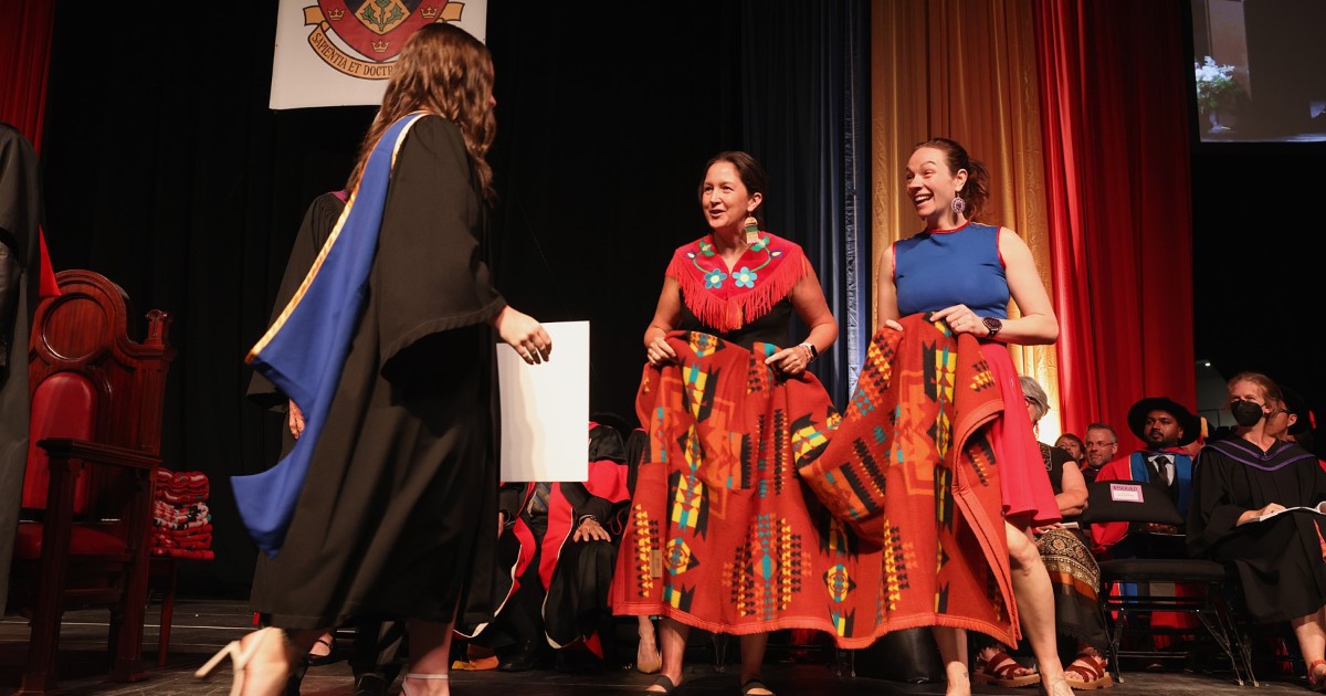 Queen's University tweet media