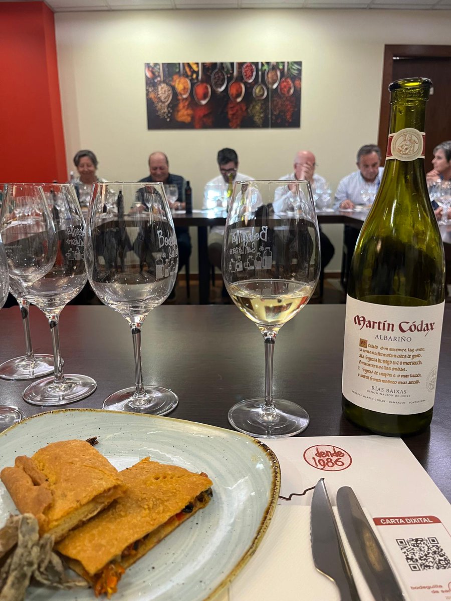 Chega un clásico na Bodeguilla: volve á nosa sala de catas de Bodeguilla de San Lázaro "Wine Up Tour", unha viaxe por toda España a través dos viños.

<a href="/wineup_es/">WineUp! guia de vino/MKT y comunicación</a> <a href="/Altolandon/">ALTOLANDONWINES</a> <a href="/bodegasaserrano/">Bodegas Antonio Serrano</a>