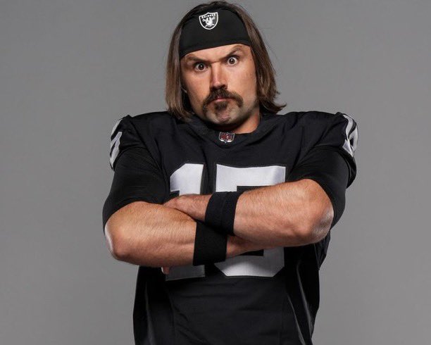 MLFootball's tweet photo. GARDNER MINSHEW’s PHOTO DAY FOR THE #RAIDERS 💀💀💀

Minshew mania is about to take over Vegas https://t.co/6ZLELq4WYd