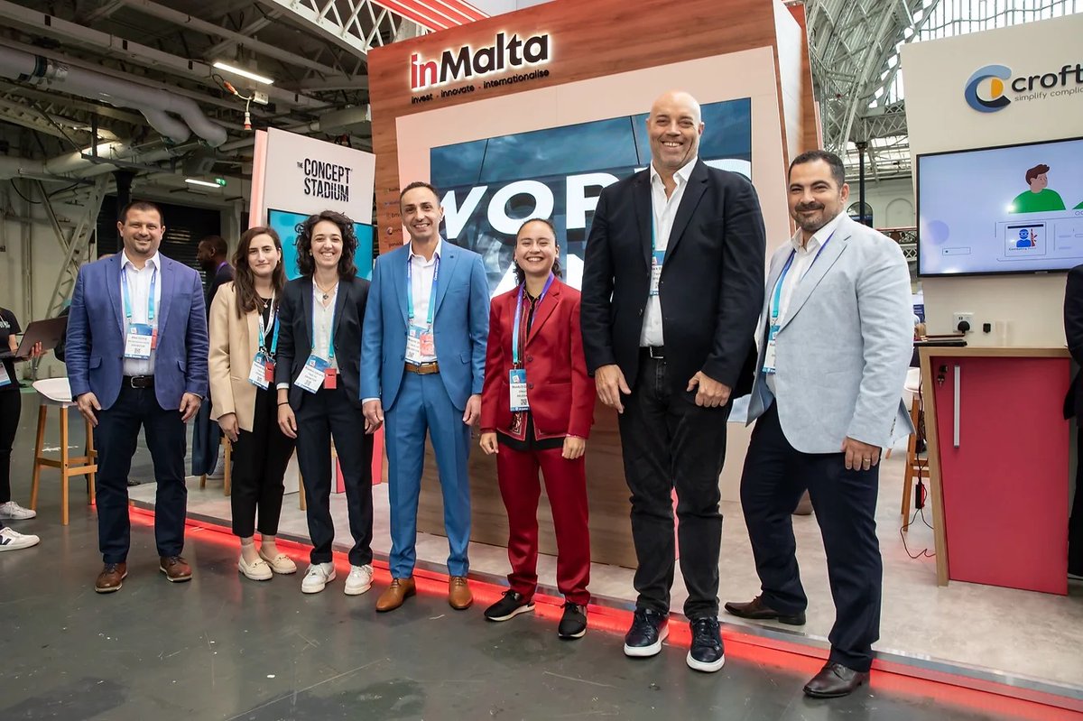 ✒🇲🇨 MONACŒCOART® 
🖲️📲 NEW TRENDS &amp; CIRCULAR ECONOMY <a href="/DWorldVR/">DWorld VR</a> and <a href="/TechmtMalta/">Tech.mt</a> side by side to develop a #sustainable #digital #future #metaverse #fintech 📸DWorld VR <a href="/LDNTechWeek/">London Tech Week</a> 👉monacoecoart.com/post/dworld-vr…