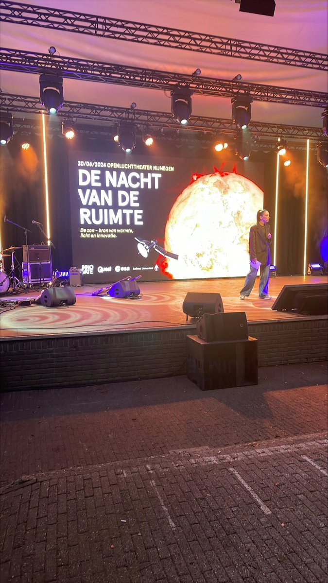 Op de langste dag van het jaar naar de Nacht van de Ruimte. Hoe wetenschap van dichtbij wordt uitgelegd. Onder andere over de nieuwste vormen van zonne-energie. #nachtvdruimte