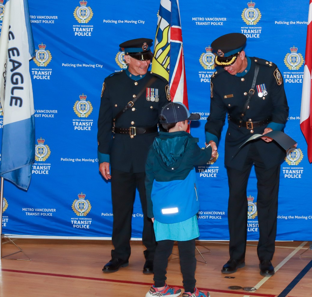 Surrey Police Service (@surreyps) on Twitter photo A day of celebration. Deputy Chief LeSage and Cst. Hanuse presented graduation certificates to <a href="/MVTP_BlueEagle/">Blue Eagle Community Cadets</a> cadets. A group of youth that are developing leadership skills and learning about Indigenous culture. We’re fortunate to participate in this program with @TransitPolice A day of celebration. Deputy Chief LeSage and Cst. Hanuse presented graduation certificates to <a href="/MVTP_BlueEagle/">Blue Eagle Community Cadets</a> cadets. A group of youth that are developing leadership skills and learning about Indigenous culture. We’re fortunate to participate in this program with @TransitPolice