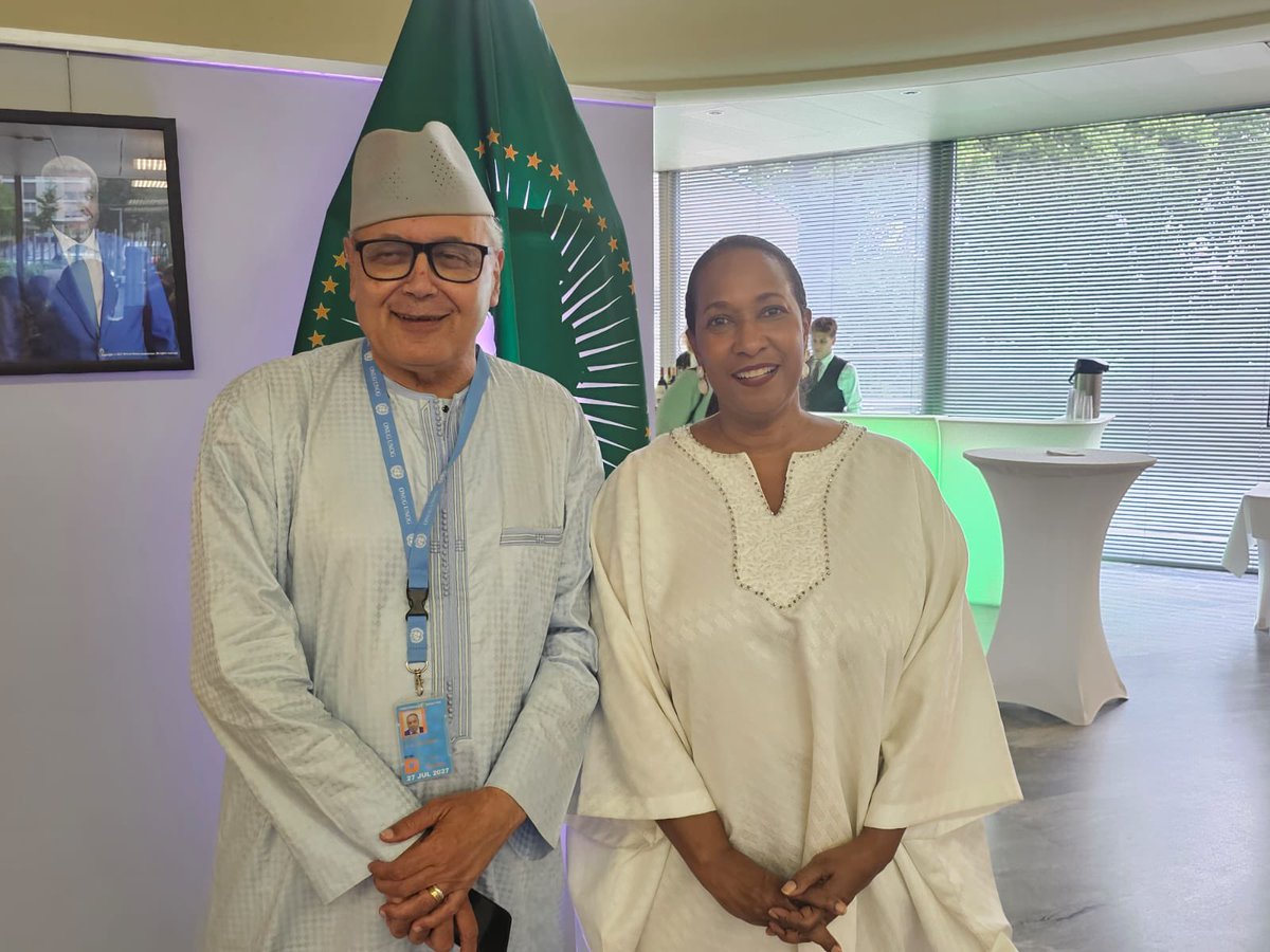 Celebrating Africa Day, today and every day.

With the Ambassadors of Nigeria, Mauritius, @Nadia_Theodore of Canada, The Bahamas, <a href="/BaptisteJeanPi1/">Baptiste Jean-Pierre</a> of Chad and more.

Thanks to <a href="/_AfricanUnion/">African Union</a> Geneva for hosting!

Fun fact: Outfit made in Nigeria. 🇳🇬