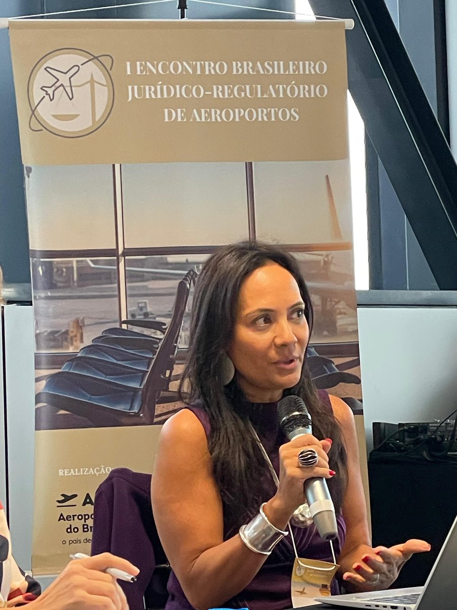 SITABrasil's tweet photo. Nossa Diretora Jurídica @tatiarima apresentou no evento da ABR em Florianópolis sobre como a #IA pode ajudar passageiros e também gestão jurídica 👏🏻 https://t.co/eKMOmGvL9L