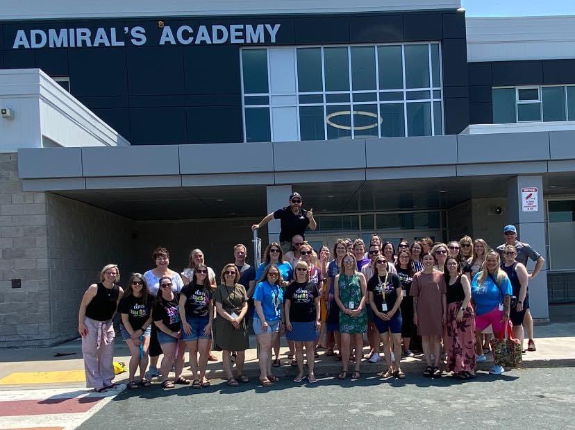 Have a safe and happy Summer from this wonderful crew <a href="/AdmiralsAcad_NL/">Admiral’s Academy Navigators 🏳️‍🌈</a>! See you all in September 🌞