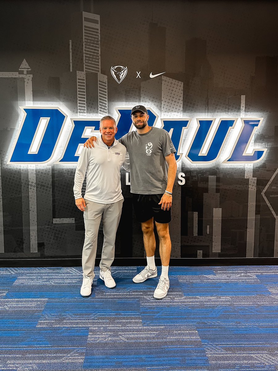 door is always open 🏠 

Today we welcomed back the one and only, Max Strus!

#BlueGrit 🔵😈